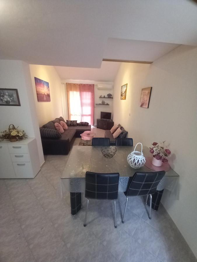 Makaus Apartma *